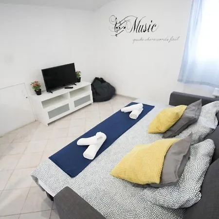 Oriente Dna Studios Apartment